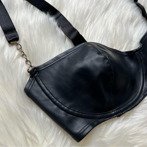 Frederick’s of Hollywood Faux Leather Black Bra Sz 38 D Goth Witch Y2K USA Made - Picture 3 of 14